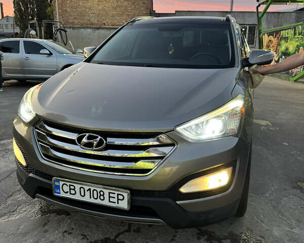 Серый Хендай Санта Фе, объемом двигателя 2.36 л и пробегом 202 тыс. км за 14800 $, фото 5 на Automoto.ua