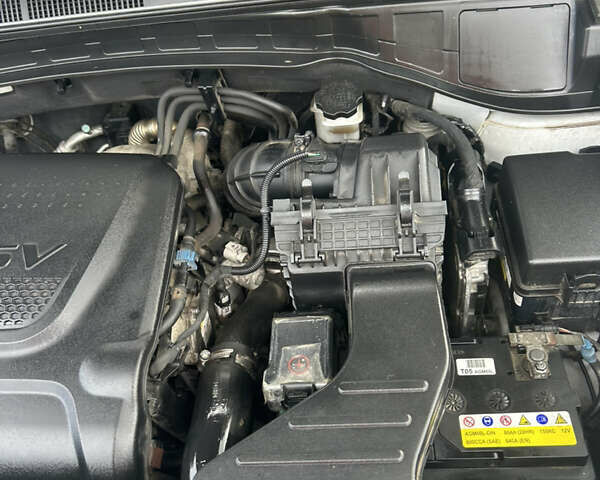 Серый Хендай Санта Фе, объемом двигателя 2 л и пробегом 93 тыс. км за 17204 $, фото 14 на Automoto.ua