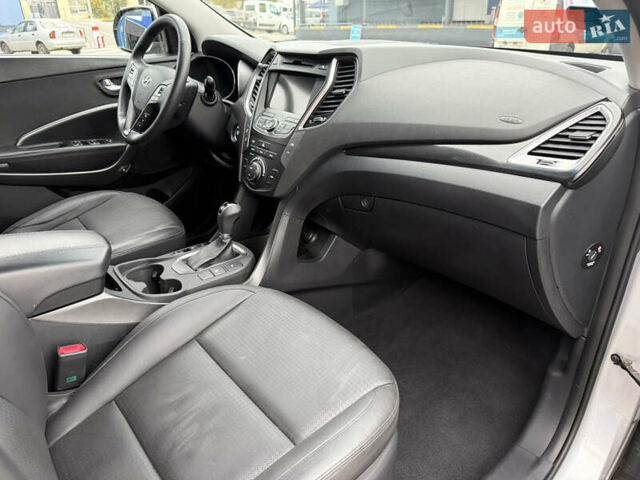 Серый Хендай Санта Фе, объемом двигателя 2.2 л и пробегом 185 тыс. км за 18550 $, фото 45 на Automoto.ua