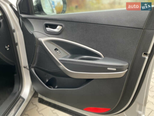 Серый Хендай Санта Фе, объемом двигателя 2.36 л и пробегом 219 тыс. км за 13800 $, фото 24 на Automoto.ua