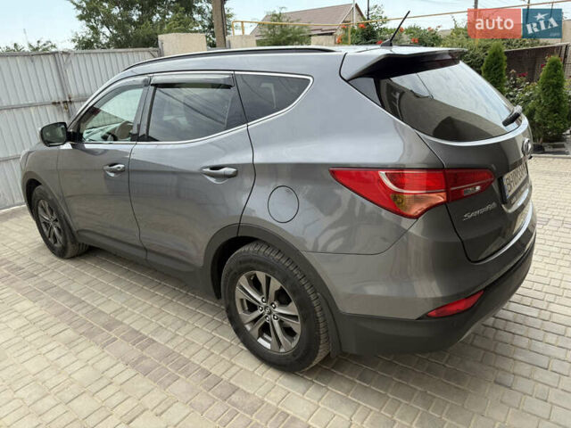 Серый Хендай Санта Фе, объемом двигателя 2.2 л и пробегом 190 тыс. км за 19500 $, фото 3 на Automoto.ua