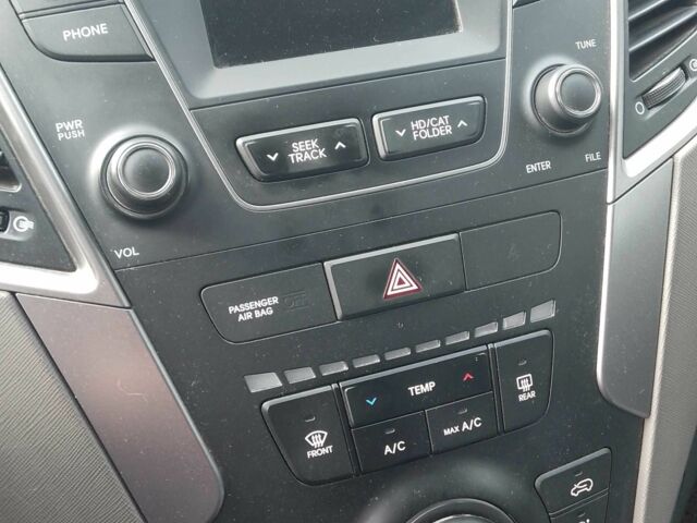 Серый Хендай Санта Фе, объемом двигателя 2.4 л и пробегом 147 тыс. км за 14700 $, фото 11 на Automoto.ua