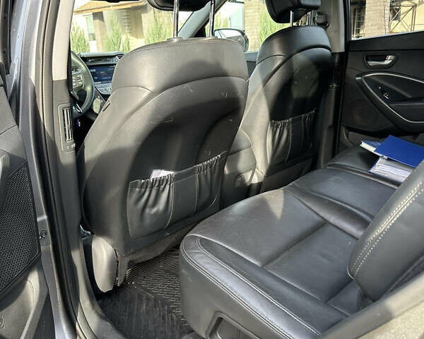 Серый Хендай Санта Фе, объемом двигателя 2.2 л и пробегом 201 тыс. км за 15200 $, фото 9 на Automoto.ua