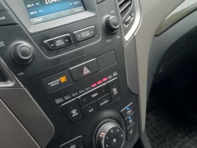 Серый Хендай Санта Фе, объемом двигателя 2.4 л и пробегом 147 тыс. км за 14700 $, фото 13 на Automoto.ua