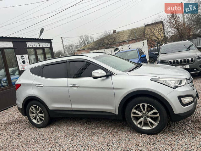 Серый Хендай Санта Фе, объемом двигателя 2 л и пробегом 247 тыс. км за 16500 $, фото 7 на Automoto.ua