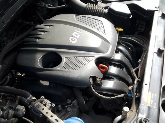 Серый Хендай Санта Фе, объемом двигателя 2.4 л и пробегом 147 тыс. км за 14700 $, фото 12 на Automoto.ua