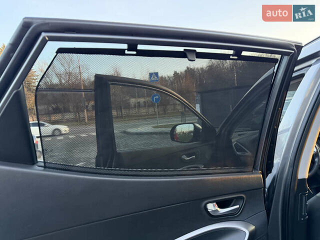 Серый Хендай Санта Фе, объемом двигателя 2.2 л и пробегом 188 тыс. км за 17899 $, фото 23 на Automoto.ua