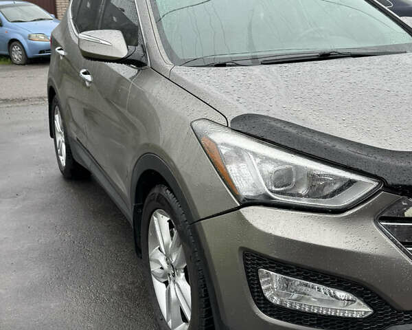 Сірий Хендай Санта Фе, об'ємом двигуна 2 л та пробігом 154 тис. км за 15500 $, фото 2 на Automoto.ua