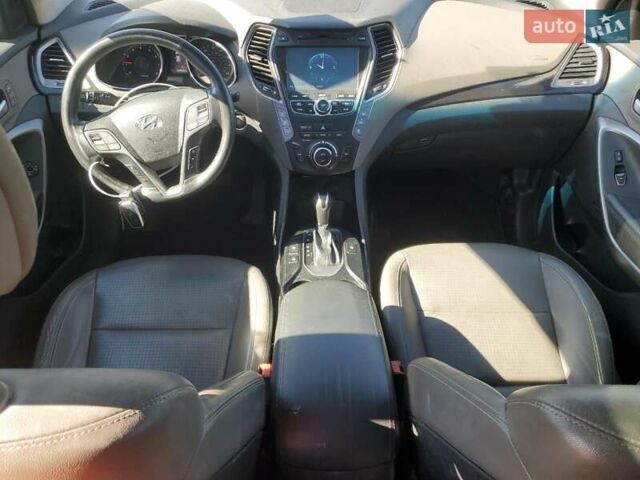Серый Хендай Санта Фе, объемом двигателя 3.3 л и пробегом 132 тыс. км за 1850 $, фото 7 на Automoto.ua