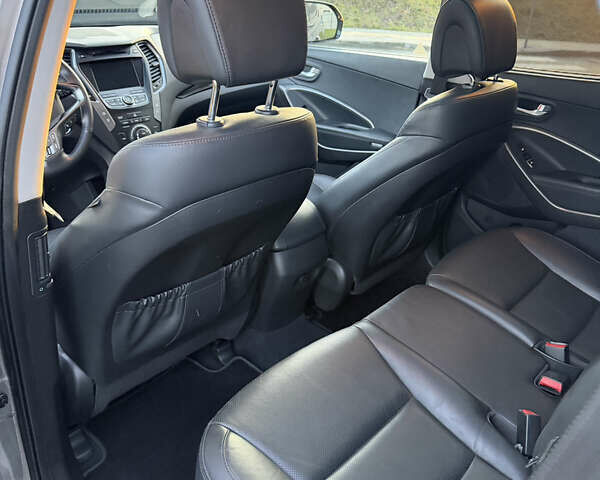 Серый Хендай Санта Фе, объемом двигателя 2.2 л и пробегом 188 тыс. км за 17899 $, фото 21 на Automoto.ua