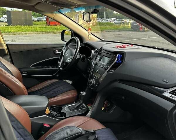 Серый Хендай Санта Фе, объемом двигателя 2.2 л и пробегом 133 тыс. км за 17400 $, фото 7 на Automoto.ua