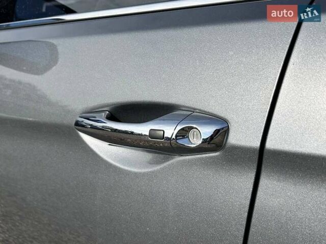 Серый Хендай Санта Фе, объемом двигателя 2 л и пробегом 129 тыс. км за 19700 $, фото 9 на Automoto.ua