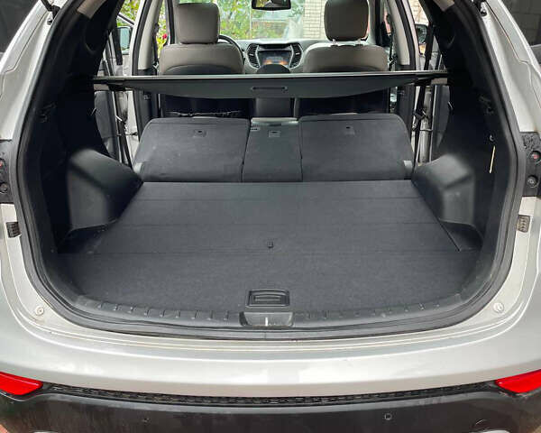 Серый Хендай Санта Фе, объемом двигателя 2.36 л и пробегом 113 тыс. км за 17000 $, фото 10 на Automoto.ua