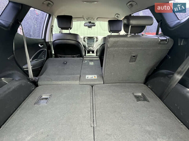 Серый Хендай Санта Фе, объемом двигателя 2 л и пробегом 281 тыс. км за 16600 $, фото 14 на Automoto.ua