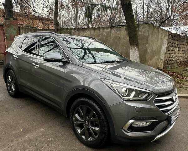 Серый Хендай Санта Фе, объемом двигателя 2.2 л и пробегом 179 тыс. км за 21500 $, фото 9 на Automoto.ua