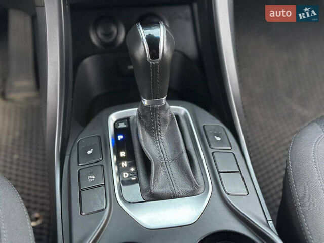 Сірий Хендай Санта Фе, об'ємом двигуна 2.4 л та пробігом 147 тис. км за 17400 $, фото 33 на Automoto.ua