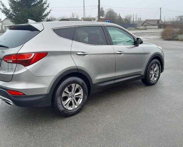 Серый Хендай Санта Фе, объемом двигателя 2.36 л и пробегом 285 тыс. км за 12700 $, фото 6 на Automoto.ua