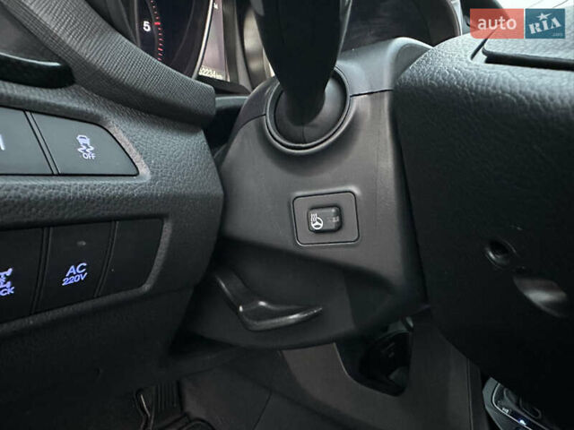 Серый Хендай Санта Фе, объемом двигателя 2.2 л и пробегом 162 тыс. км за 20300 $, фото 36 на Automoto.ua