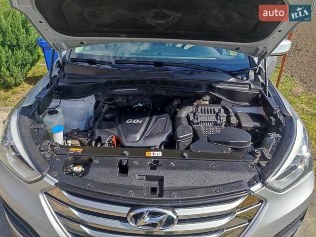 Серый Хендай Санта Фе, объемом двигателя 2.36 л и пробегом 200 тыс. км за 13600 $, фото 18 на Automoto.ua
