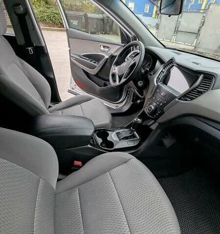 Серый Хендай Санта Фе, объемом двигателя 2.36 л и пробегом 155 тыс. км за 13300 $, фото 15 на Automoto.ua