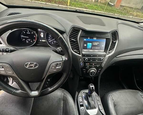 Серый Хендай Санта Фе, объемом двигателя 2.2 л и пробегом 179 тыс. км за 21500 $, фото 25 на Automoto.ua