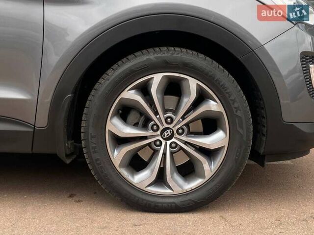 Серый Хендай Санта Фе, объемом двигателя 2.2 л и пробегом 141 тыс. км за 19900 $, фото 17 на Automoto.ua