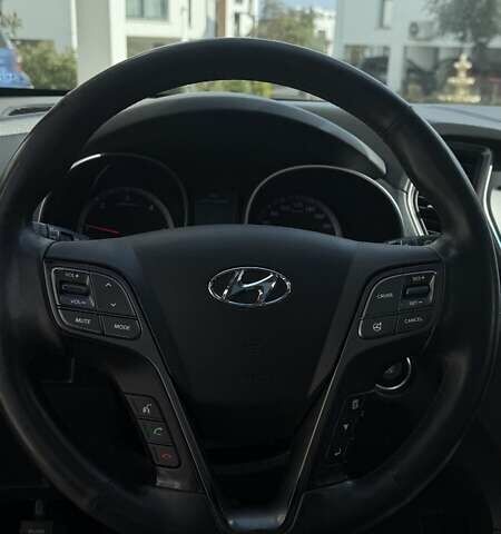 Сірий Хендай Санта Фе, об'ємом двигуна 2 л та пробігом 203 тис. км за 17500 $, фото 6 на Automoto.ua