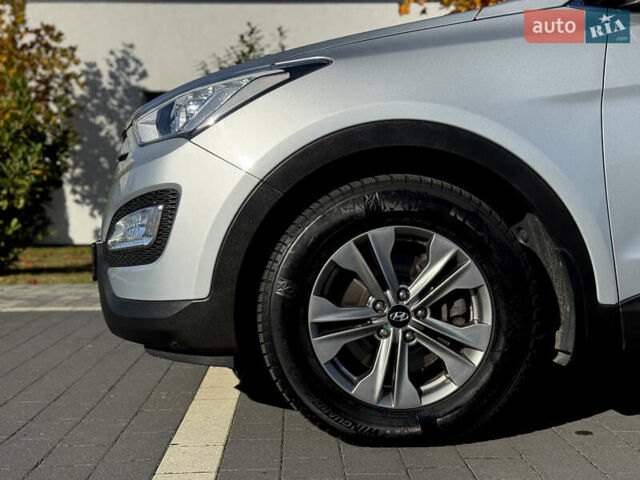 Сірий Хендай Санта Фе, об'ємом двигуна 2.2 л та пробігом 150 тис. км за 17800 $, фото 25 на Automoto.ua