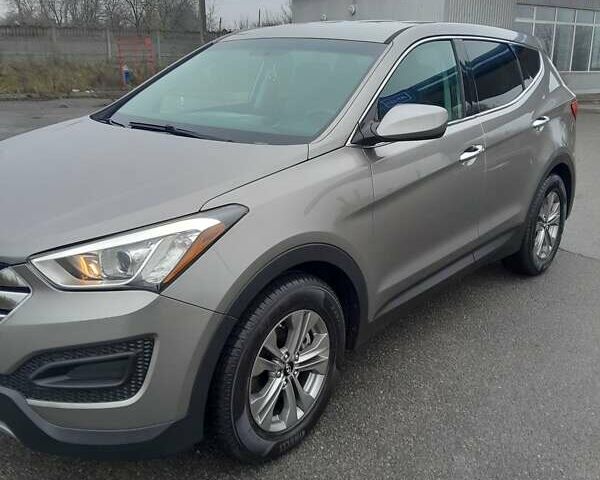 Серый Хендай Санта Фе, объемом двигателя 2.36 л и пробегом 285 тыс. км за 12700 $, фото 1 на Automoto.ua