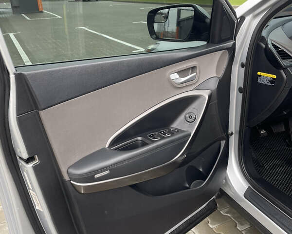 Серый Хендай Санта Фе, объемом двигателя 2.36 л и пробегом 183 тыс. км за 13800 $, фото 49 на Automoto.ua