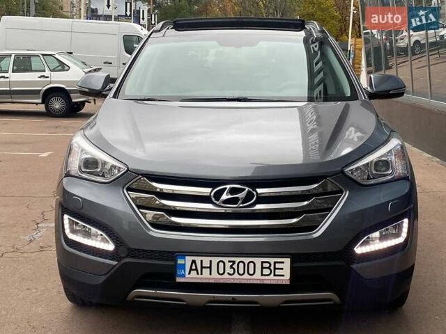 Серый Хендай Санта Фе, объемом двигателя 2.2 л и пробегом 141 тыс. км за 19900 $, фото 2 на Automoto.ua