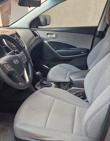 Серый Хендай Санта Фе, объемом двигателя 2.36 л и пробегом 145 тыс. км за 14200 $, фото 3 на Automoto.ua