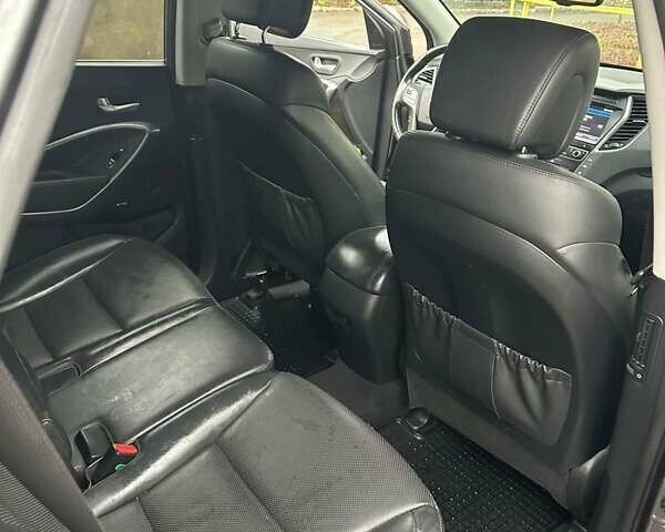 Серый Хендай Санта Фе, объемом двигателя 2.2 л и пробегом 179 тыс. км за 21500 $, фото 14 на Automoto.ua