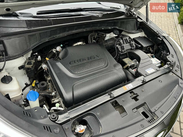 Серый Хендай Санта Фе, объемом двигателя 2 л и пробегом 194 тыс. км за 17900 $, фото 43 на Automoto.ua