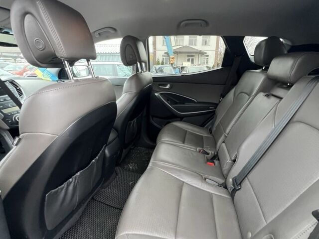 Серый Хендай Санта Фе, объемом двигателя 2.4 л и пробегом 156 тыс. км за 13800 $, фото 7 на Automoto.ua