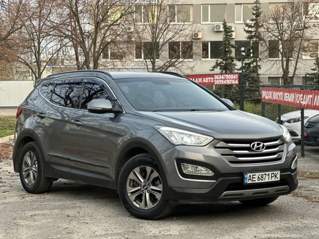 Серый Хендай Санта Фе, объемом двигателя 2.4 л и пробегом 147 тыс. км за 17399 $, фото 5 на Automoto.ua