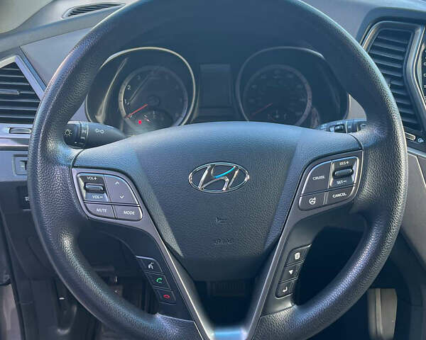 Хендай Санта Фе 2015 в Кривом Роге на Automoto.ua Серый Хендай Санта Фе, объемом двигателя 2.36 л и пробегом 159 тыс. км за 14500 $, фото 11 на Automoto.ua