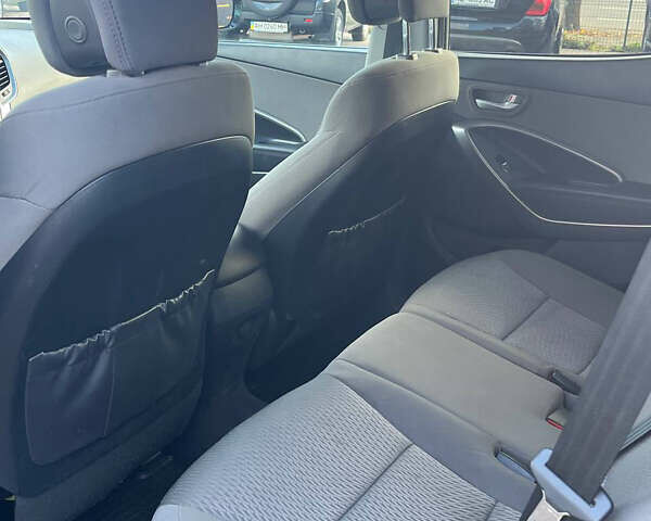 Хендай Санта Фе 2015 в Кривом Роге на Automoto.ua Серый Хендай Санта Фе, объемом двигателя 2.36 л и пробегом 159 тыс. км за 14500 $, фото 13 на Automoto.ua