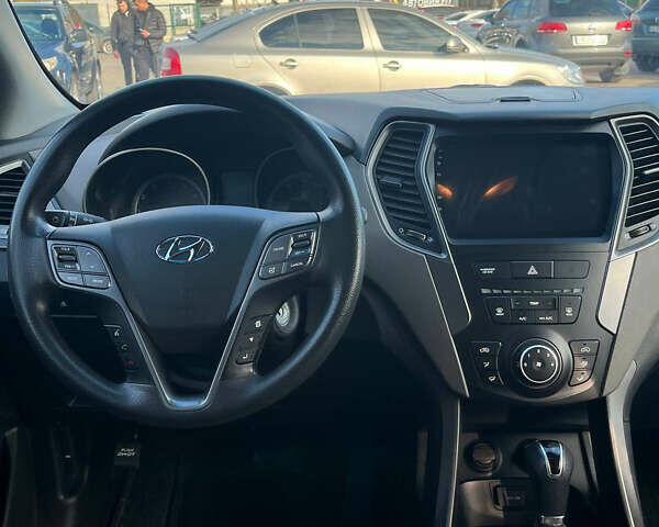 Хендай Санта Фе 2015 в Кривом Роге на Automoto.ua Серый Хендай Санта Фе, объемом двигателя 2.36 л и пробегом 159 тыс. км за 14500 $, фото 9 на Automoto.ua