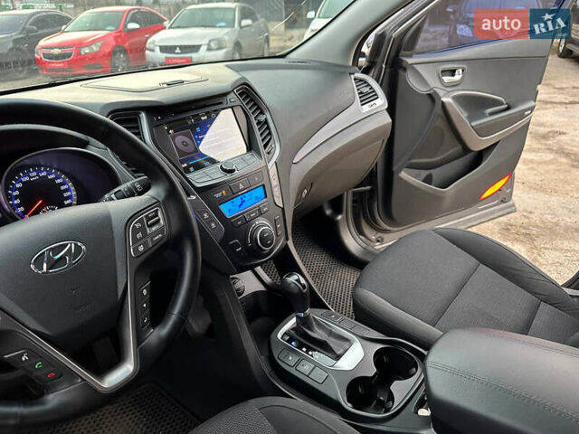 Сірий Хендай Санта Фе, об'ємом двигуна 2.4 л та пробігом 147 тис. км за 17400 $, фото 13 на Automoto.ua