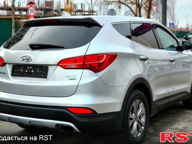 Серый Хендай Санта Фе, объемом двигателя 2.4 л и пробегом 126 тыс. км за 12900 $, фото 1 на Automoto.ua