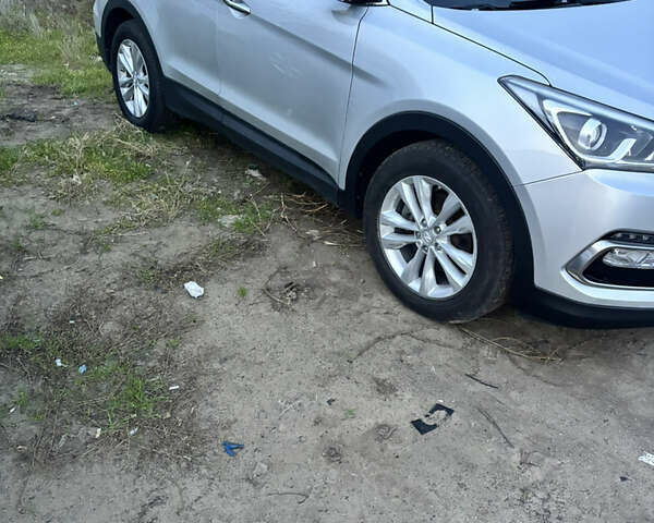 Сірий Хендай Санта Фе, об'ємом двигуна 2 л та пробігом 125 тис. км за 19000 $, фото 2 на Automoto.ua