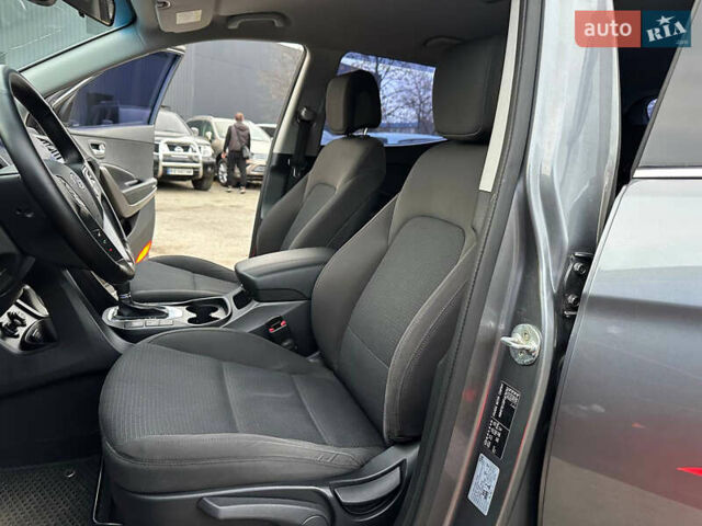 Сірий Хендай Санта Фе, об'ємом двигуна 2.4 л та пробігом 147 тис. км за 17400 $, фото 15 на Automoto.ua