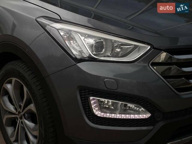 Серый Хендай Санта Фе, объемом двигателя 2.2 л и пробегом 141 тыс. км за 19900 $, фото 28 на Automoto.ua