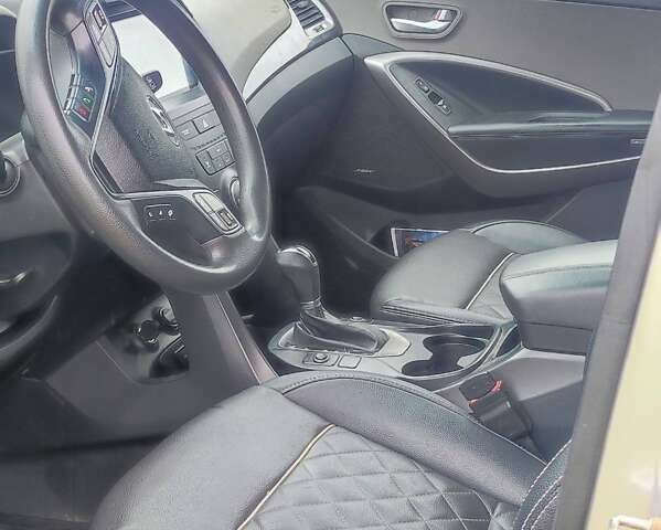 Серый Хендай Санта Фе, объемом двигателя 2.4 л и пробегом 110 тыс. км за 15500 $, фото 9 на Automoto.ua