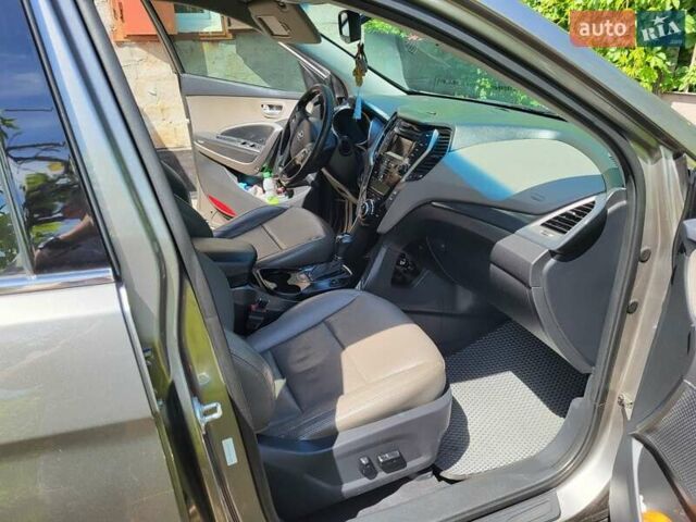 Хендай Санта Фе 2015 в Кривом Роге на Automoto.ua Серый Хендай Санта Фе, объемом двигателя 2.4 л и пробегом 192 тыс. км за 15650 $, фото 9 на Automoto.ua