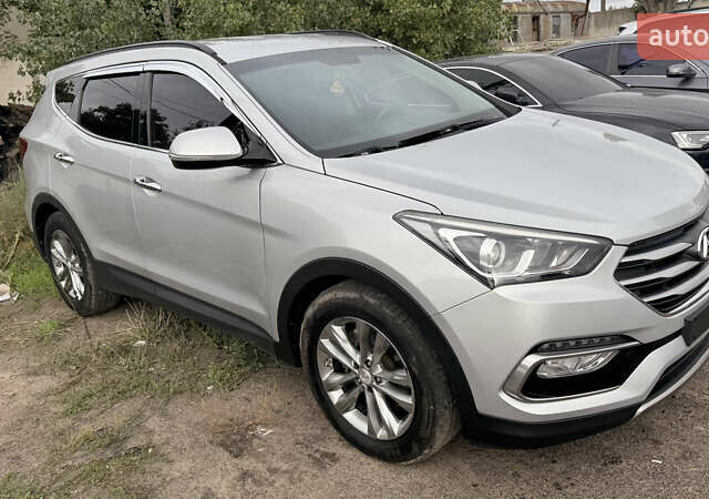 Серый Хендай Санта Фе, объемом двигателя 2 л и пробегом 126 тыс. км за 19000 $, фото 11 на Automoto.ua
