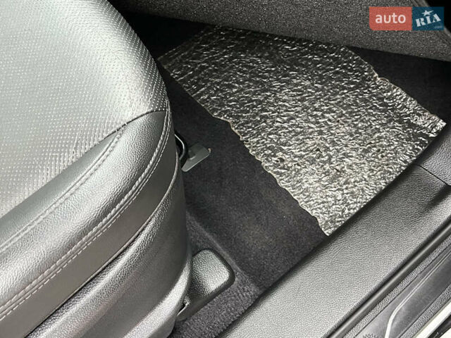 Серый Хендай Санта Фе, объемом двигателя 2 л и пробегом 194 тыс. км за 17900 $, фото 32 на Automoto.ua