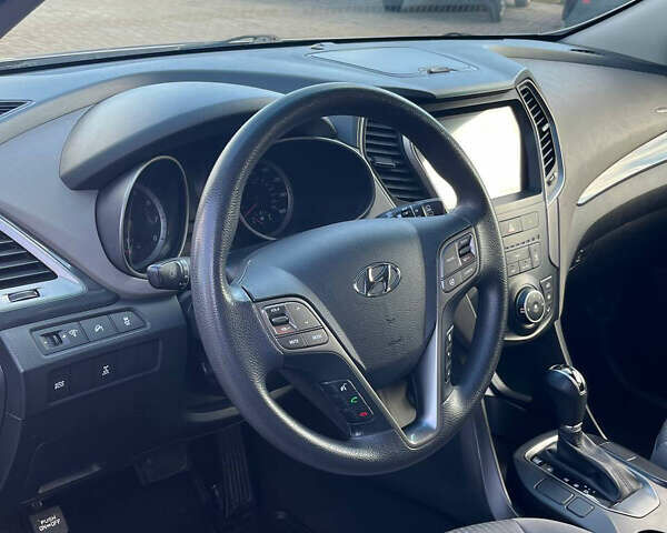 Хендай Санта Фе 2015 в Кривом Роге на Automoto.ua Серый Хендай Санта Фе, объемом двигателя 2.36 л и пробегом 159 тыс. км за 14500 $, фото 10 на Automoto.ua