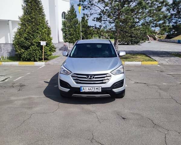 Серый Хендай Санта Фе, объемом двигателя 2.36 л и пробегом 200 тыс. км за 13600 $, фото 1 на Automoto.ua